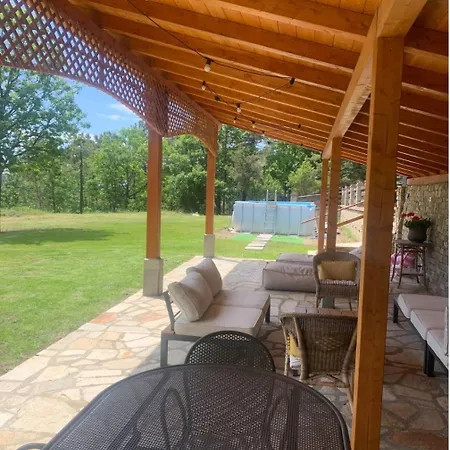 Peaceful Mountain Retreat - Private Holiday home *